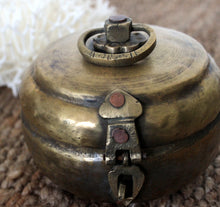 Load image into Gallery viewer, Brass Indian Chapati tin
