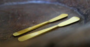 Gold spread knife