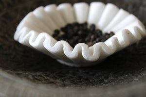 Petite Marble condiment Ruffle Dish