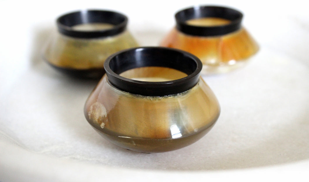 Horn condiment bowl
